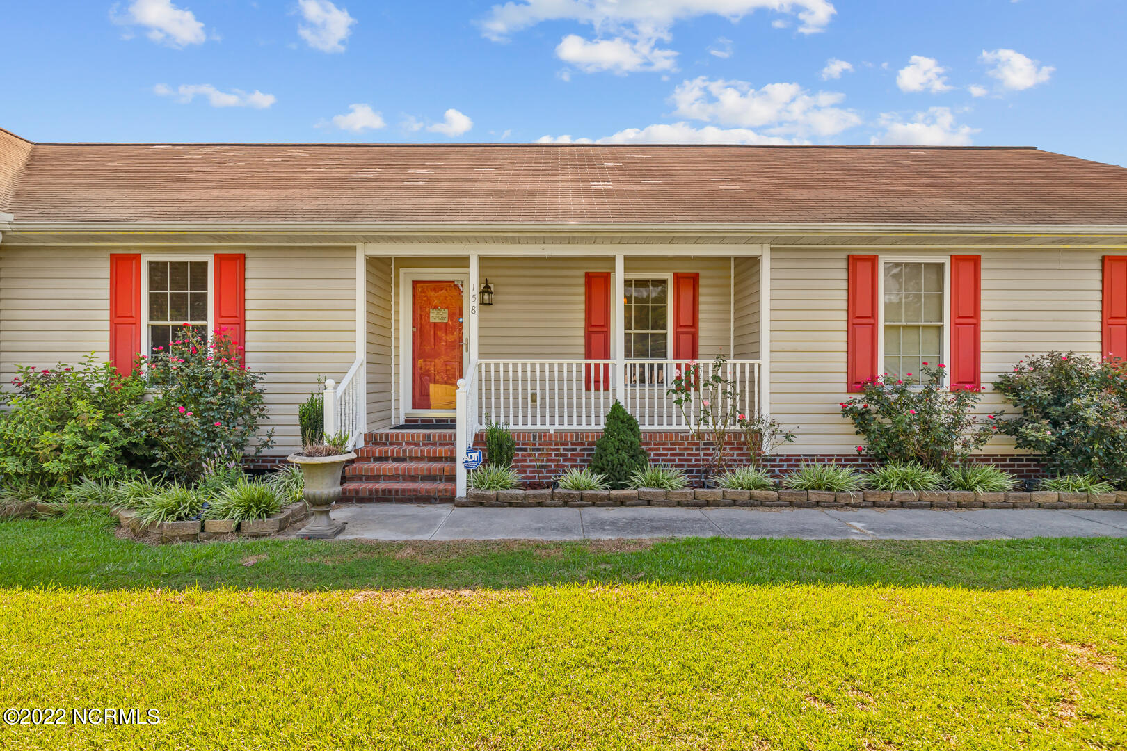 158 Bryan Road Richlands, NC 28574 - Photo 5 of 43 4