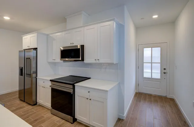 $2,600 | 905 Plum Tree Avenue, Clovis, CA 93619