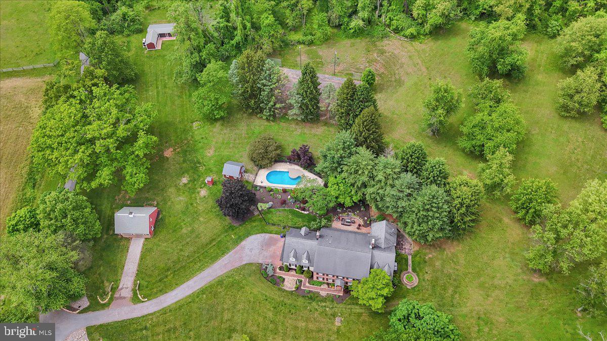 445 Reiff Road Oley, PA 19547 - Photo 4 of 100