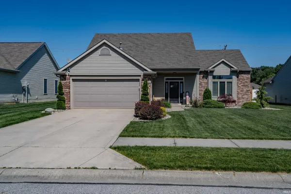 $350,000 | 1584 Sunpointe Cove, New Haven, IN 46774