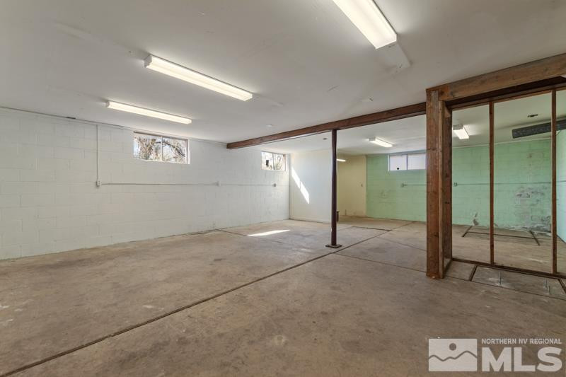 2250 Foothill Road Reno, NV 89511 - Photo 25 of 37 a view of an empty room