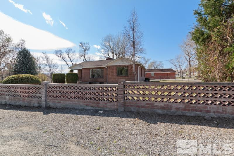 2250 Foothill Road Reno, NV 89511 - Photo 4 of 37 a front view of a house