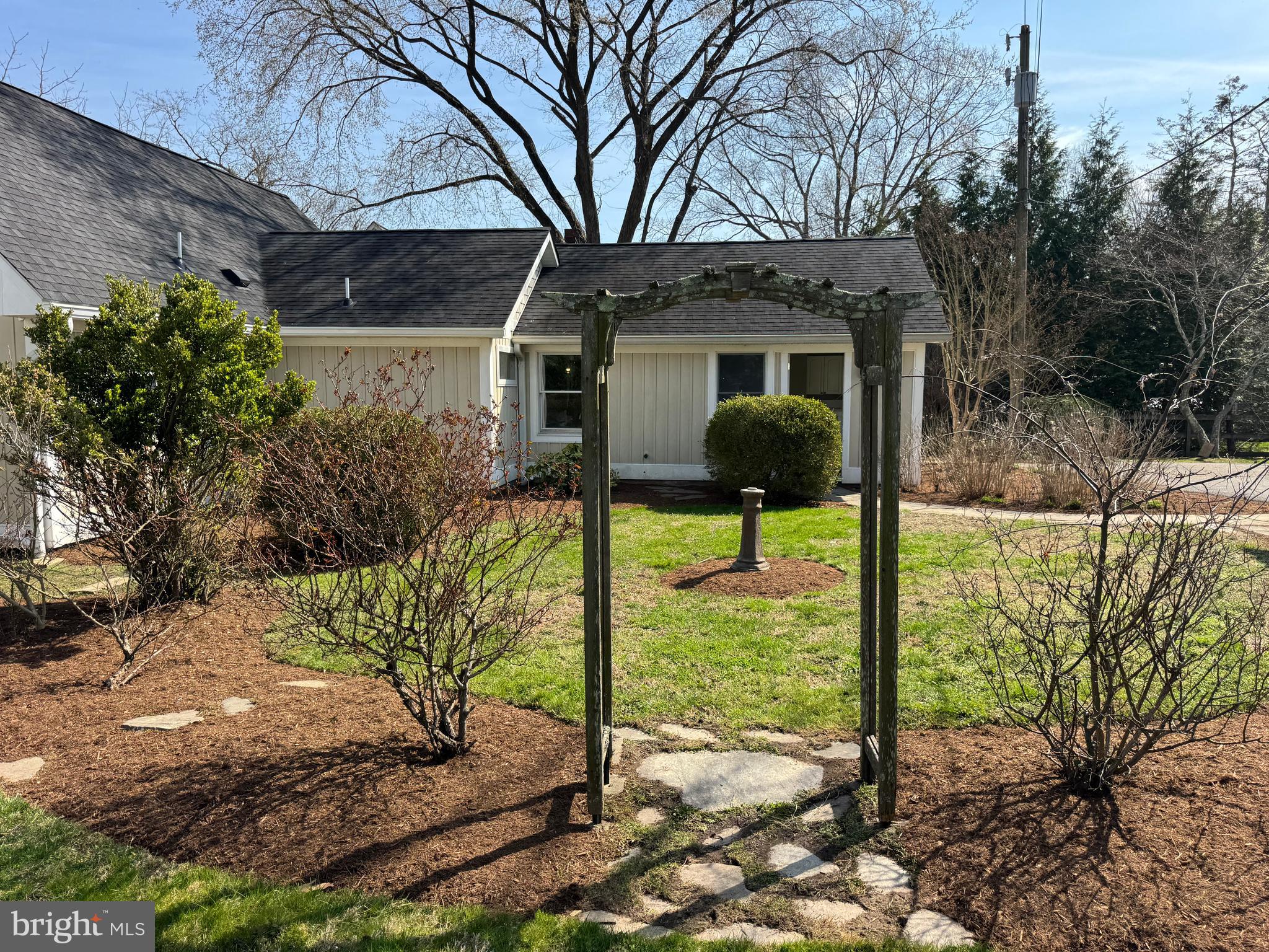 1268 Hayes Road Shady Side, MD 20764 - Photo 20 of 35 Side View