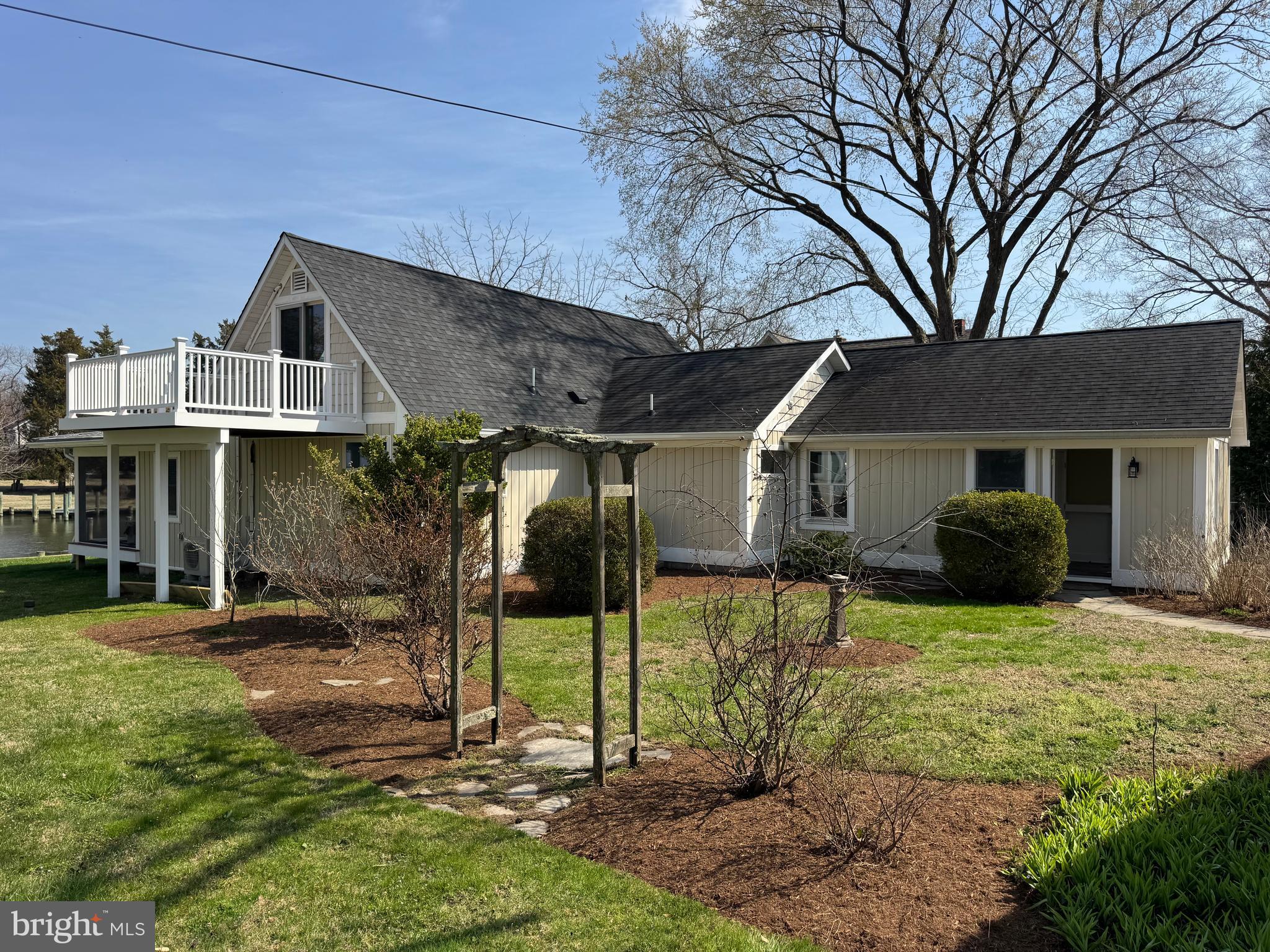 1268 Hayes Road Shady Side, MD 20764 - Photo 21 of 35 Side View