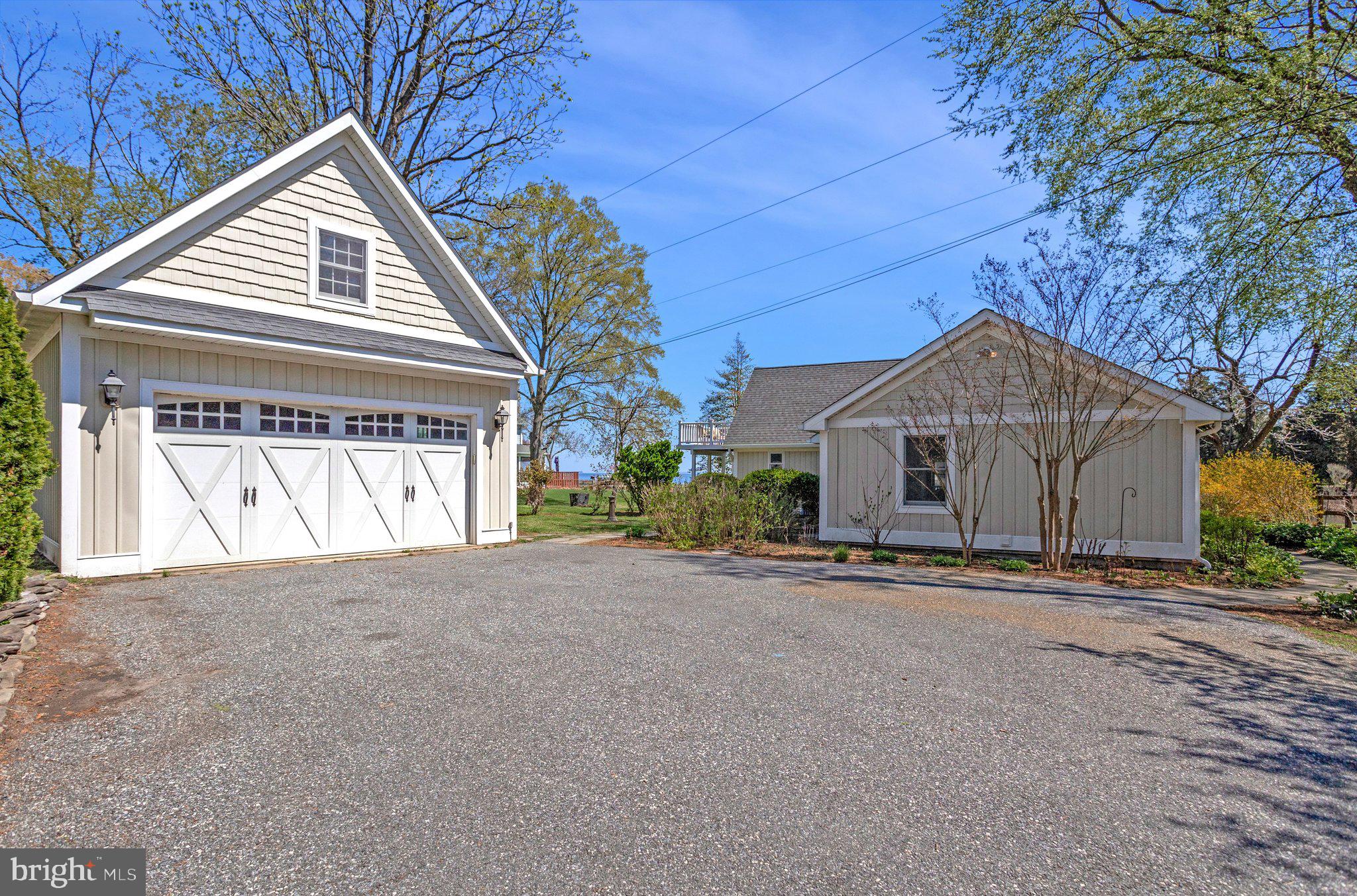 1268 Hayes Road Shady Side, MD 20764 - Photo 4 of 72 Front Driveway