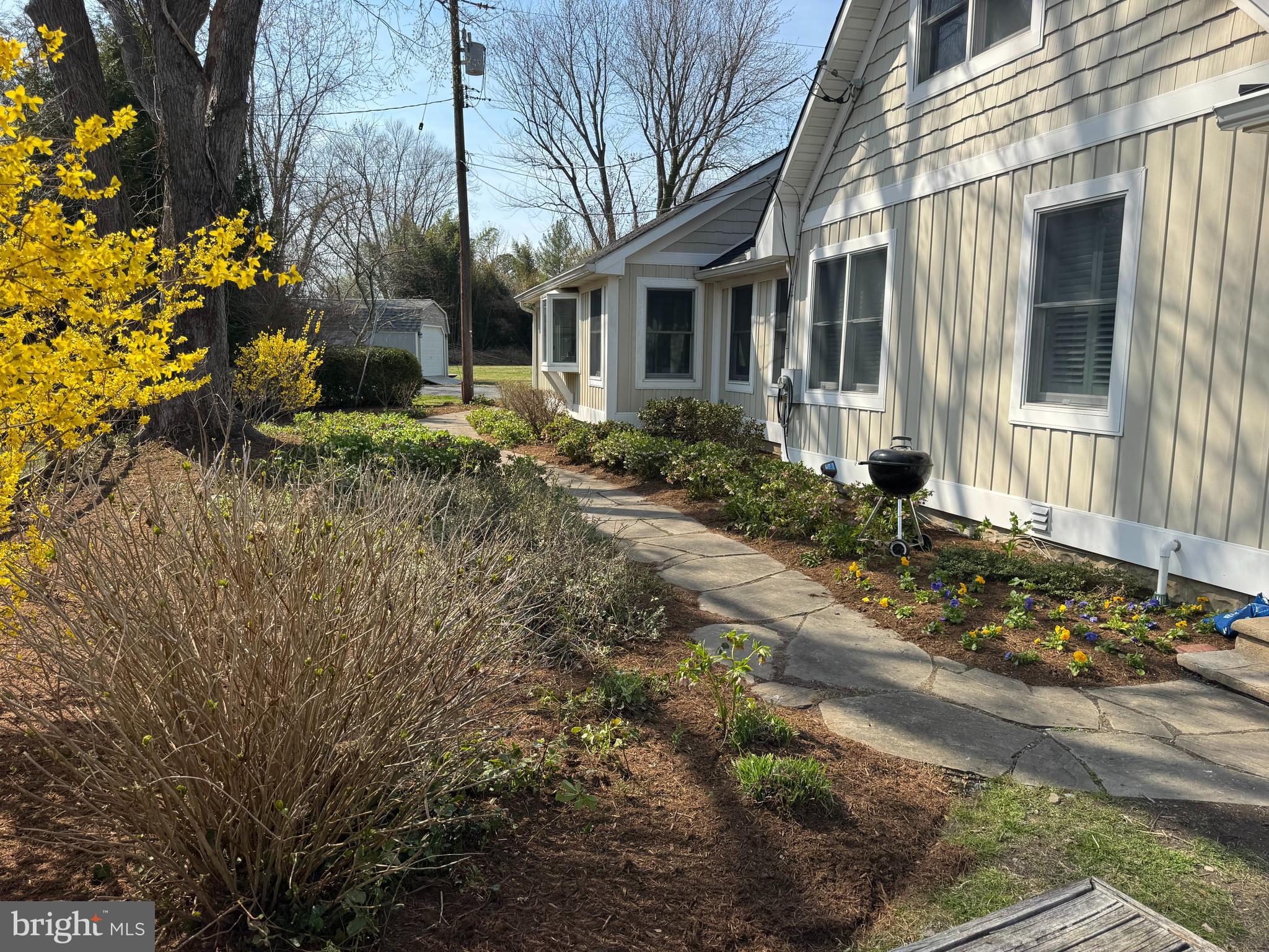 1268 Hayes Road Shady Side, MD 20764 - Photo 5 of 35 Side View
