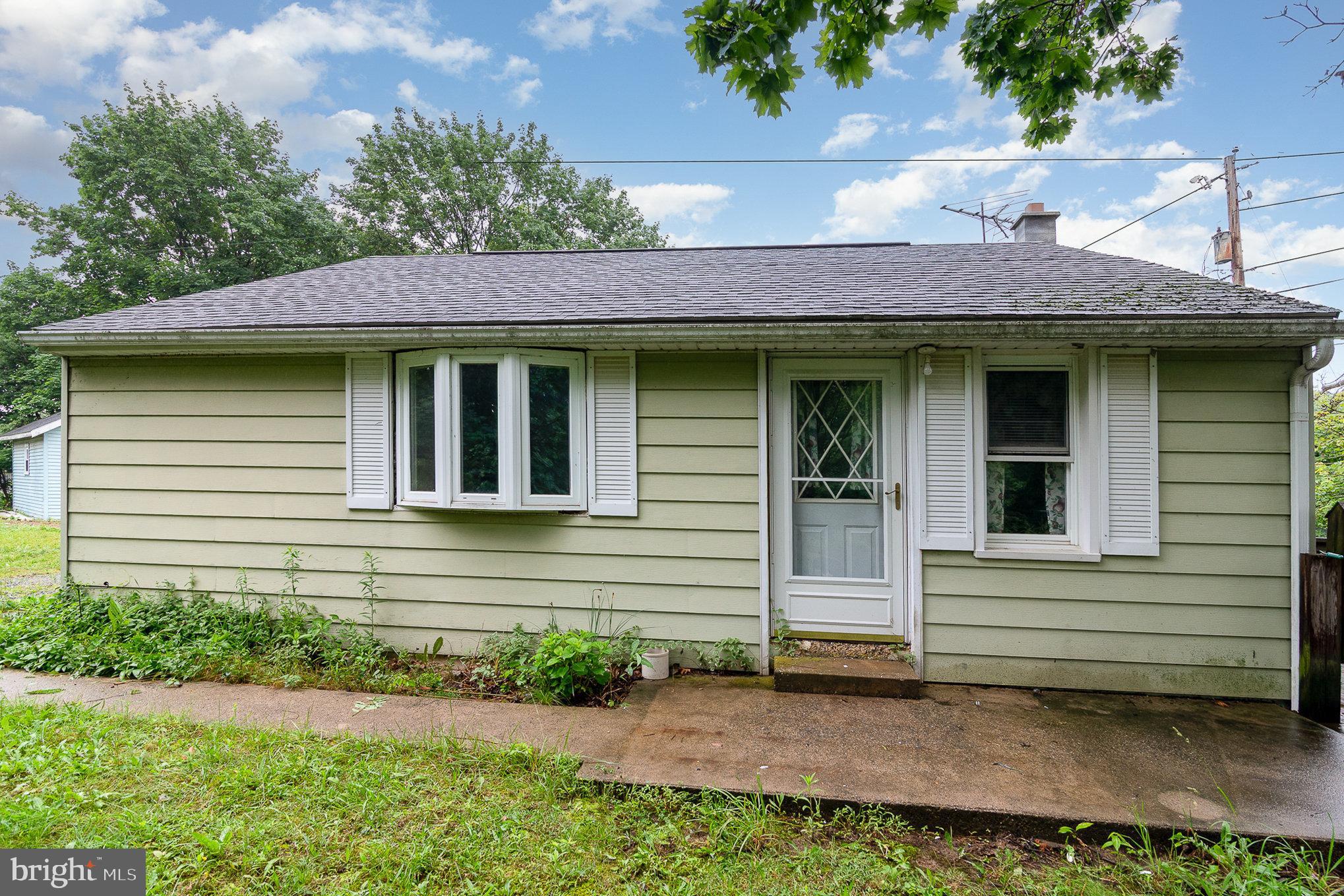 10 Yorwick Road Carlisle, PA 17013 - Photo 1 of 23 Gallery Image 1