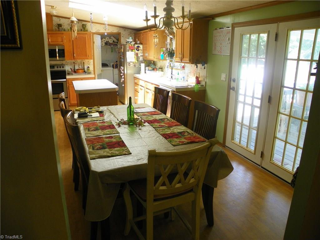 288 West Grove Road Lexington, NC 27295 - Photo 16 of 17 Kitchen-Dining Combo