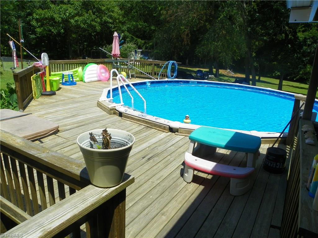 288 West Grove Road Lexington, NC 27295 - Photo 8 of 17 Pool with wrap around deck