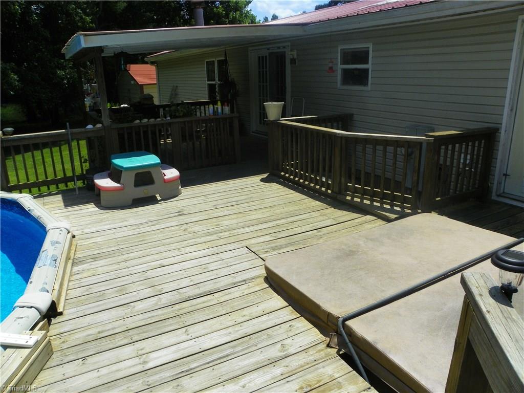 288 West Grove Road Lexington, NC 27295 - Photo 9 of 17 Rear Deck and covered back porch