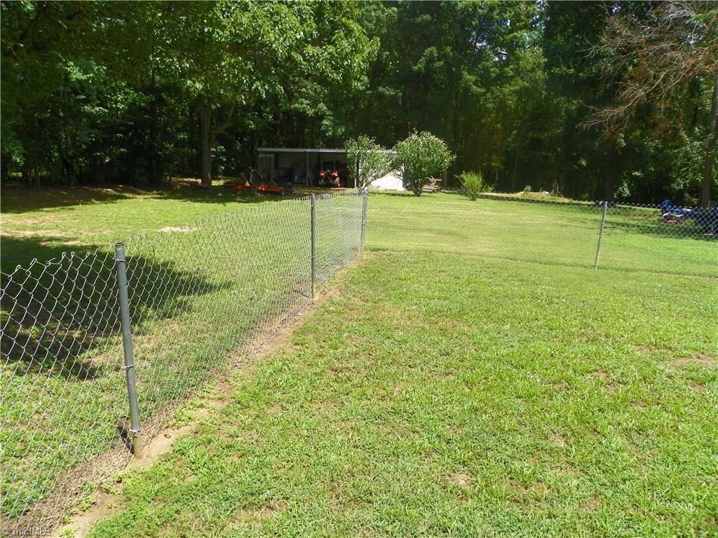 288 West Grove Road Lexington, NC 27295 - Photo 10 of 17 Fenced dog lot