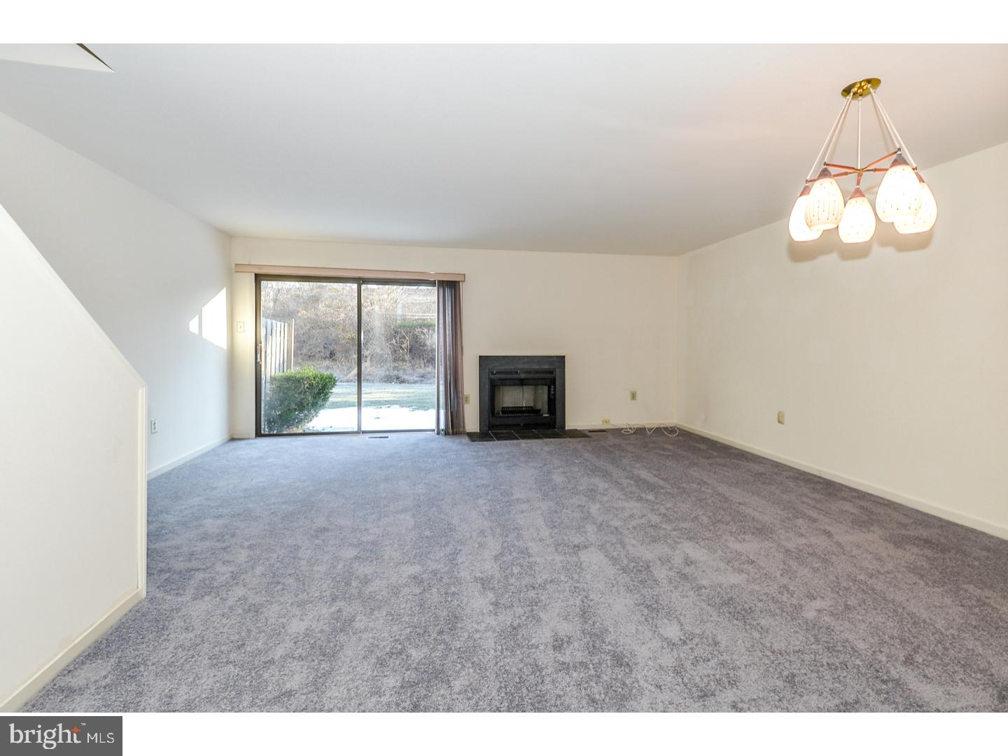 1704 Chippewa Ridge Ambler, PA 19002 - Photo 2 of 24 Living Room