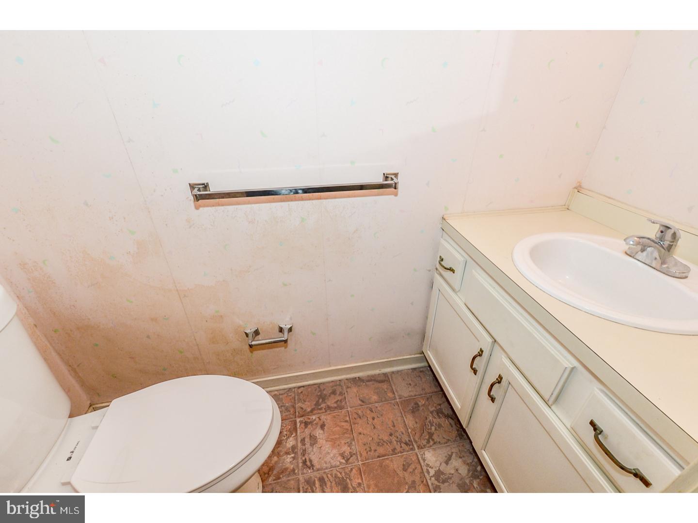 1704 Chippewa Ridge Ambler, PA 19002 - Photo 18 of 24 Bathroom