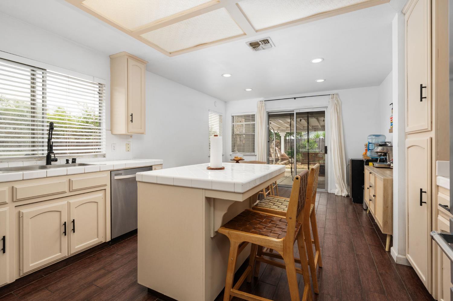 4623 West Berkeley Avenue Fresno, CA 93722 - Photo 3 of 35