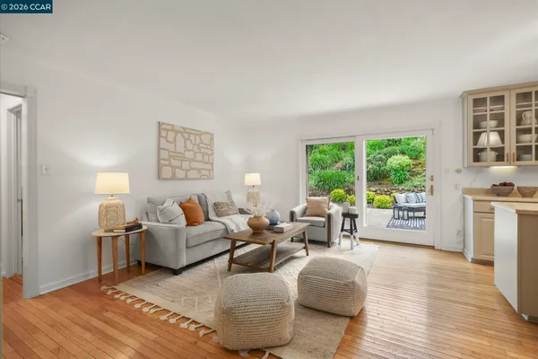 $1,075,000 | 425 Roanoke Drive, Martinez, CA 94553