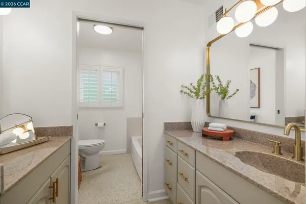 $1,075,000 | 425 Roanoke Drive, Martinez, CA 94553