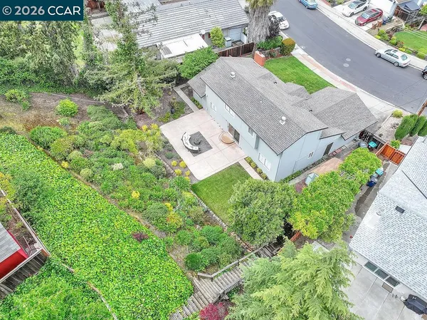 $1,075,000 | 425 Roanoke Drive, Martinez, CA 94553