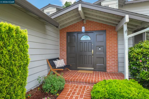 $1,075,000 | 425 Roanoke Drive, Martinez, CA 94553