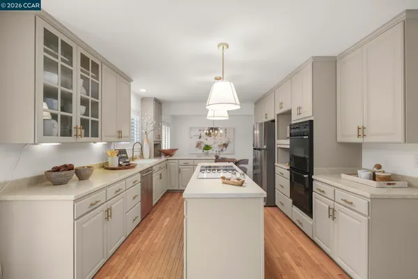 $1,075,000 | 425 Roanoke Drive, Martinez, CA 94553