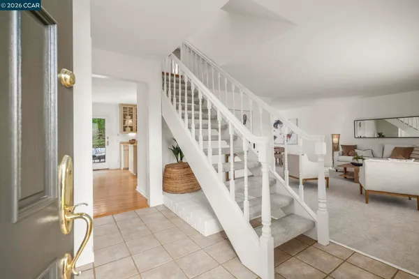 $1,075,000 | 425 Roanoke Drive, Martinez, CA 94553
