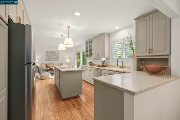 $1,075,000 | 425 Roanoke Drive, Martinez, CA 94553