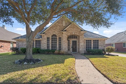 $365,000 | 9122 Sunny Ridge Drive, Houston, TX 77095