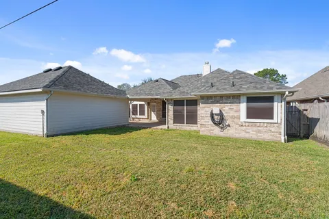 $365,000 | 9122 Sunny Ridge Drive, Houston, TX 77095