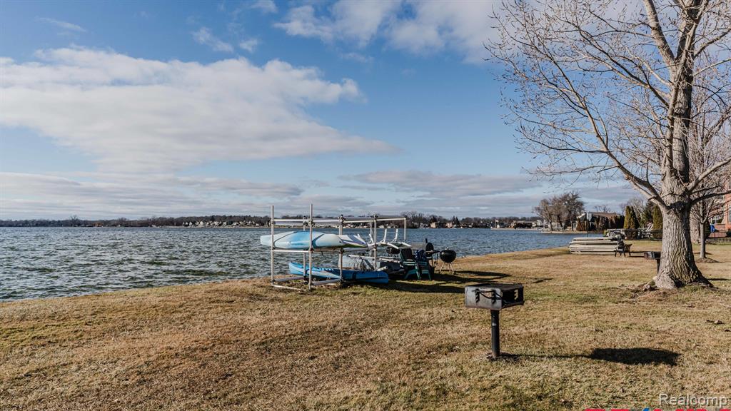 1629 Cass Lake Road, Unit C Keego Harbor, MI 48320 - Photo 9 of 40