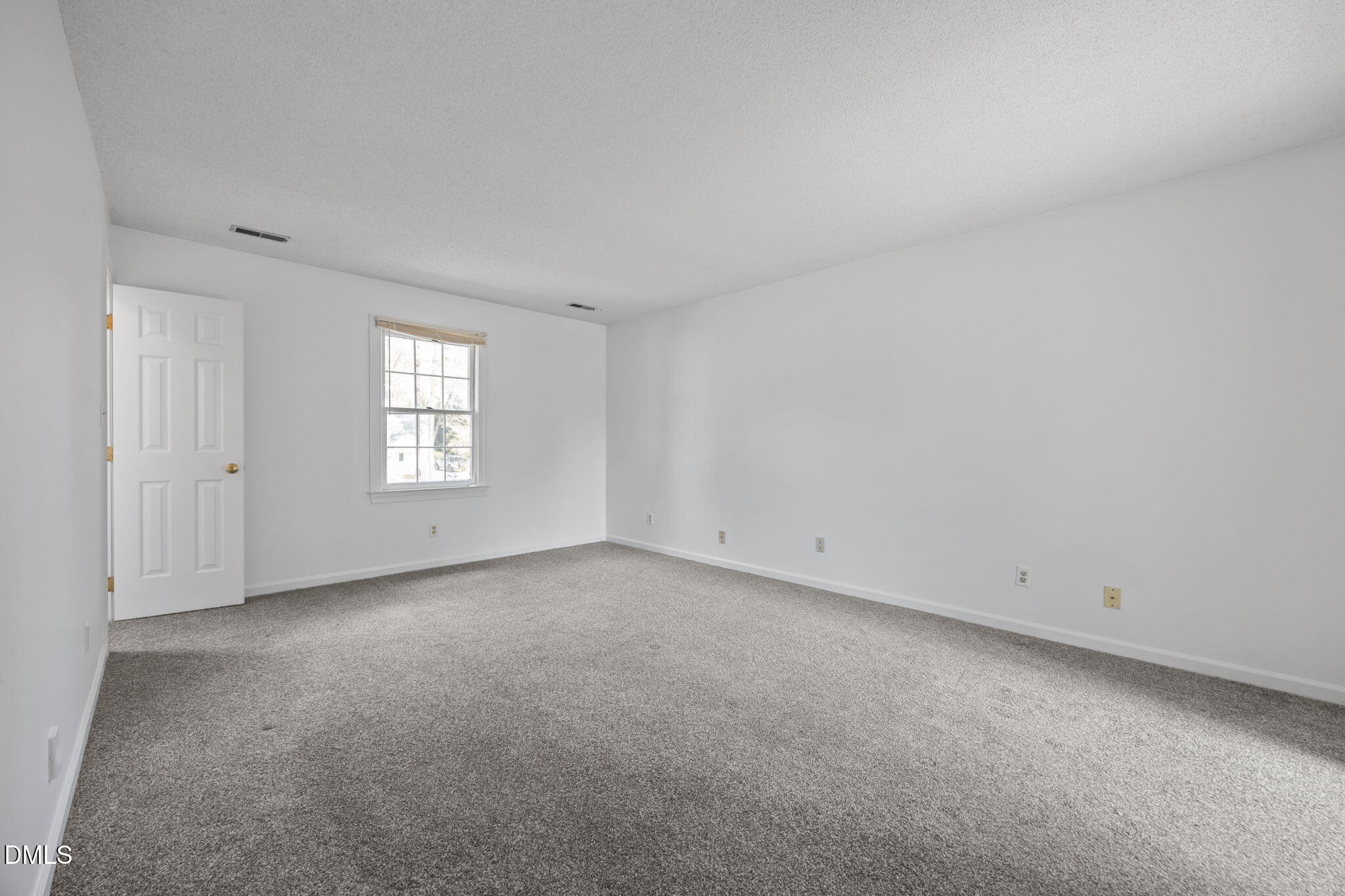 6505 Wooden Shoe Lane Raleigh, NC 27613 - Photo 9 of 33 33-web-or-mls-IMG_2525