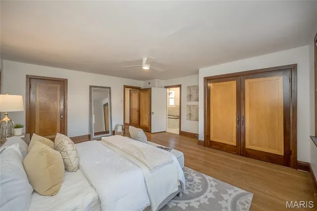 $1,175,000 | 8000 Venetian Drive, St. Louis, MO 63105