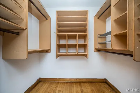 $1,175,000 | 8000 Venetian Drive, St. Louis, MO 63105