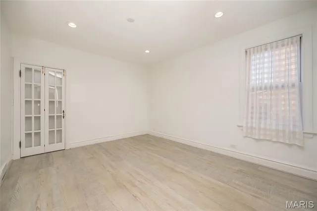 $1,175,000 | 8000 Venetian Drive, St. Louis, MO 63105