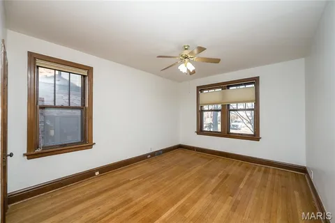 $1,175,000 | 8000 Venetian Drive, St. Louis, MO 63105