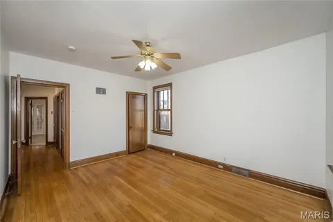 $1,175,000 | 8000 Venetian Drive, St. Louis, MO 63105