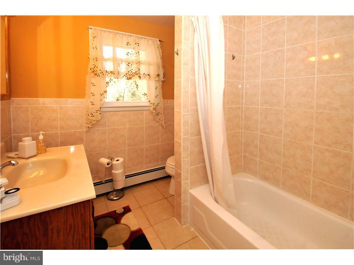 376 Welsh Road Huntingdon Valley, PA 19006 - Photo 13 of 24