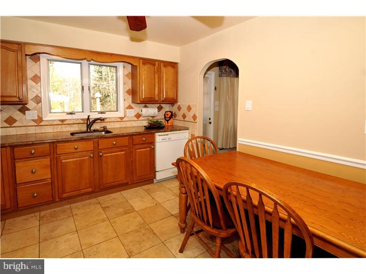 376 Welsh Road Huntingdon Valley, PA 19006 - Photo 5 of 24