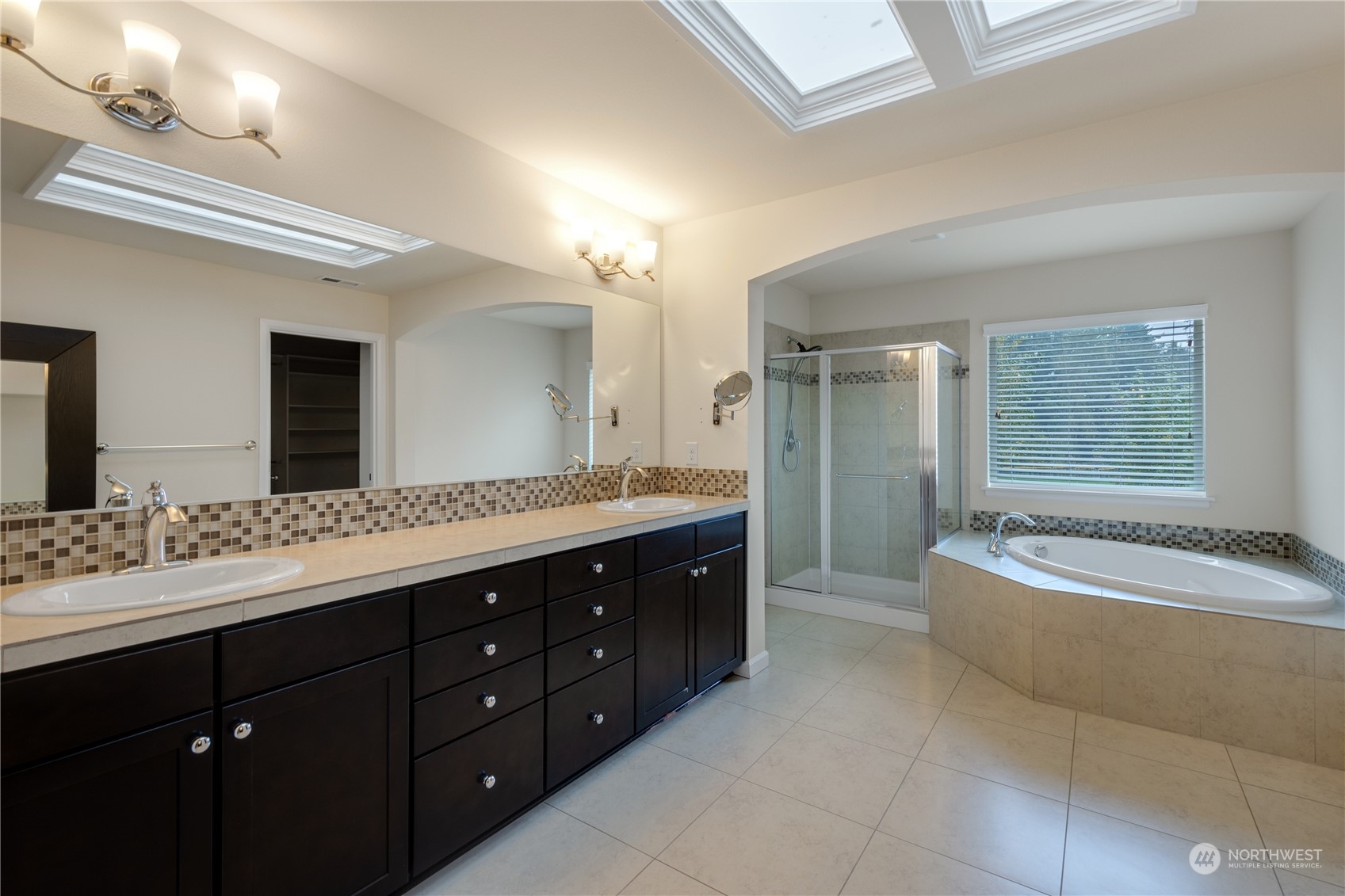 16316 Southeast 138th Place Renton, WA 98059 - Photo 18 of 28 Gallery Image 18