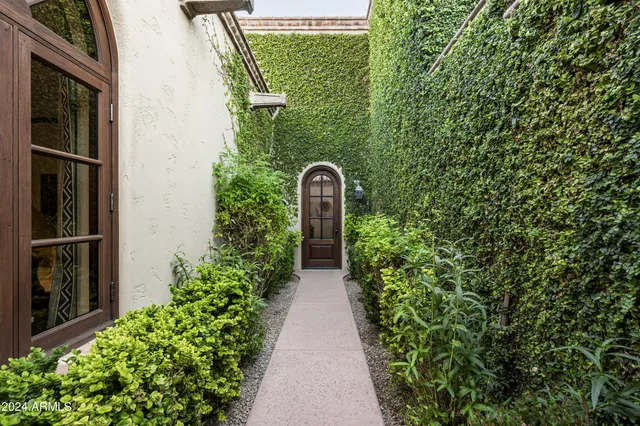 $21,950,000 | 6161 North 59th Place, Paradise Valley, AZ 85253