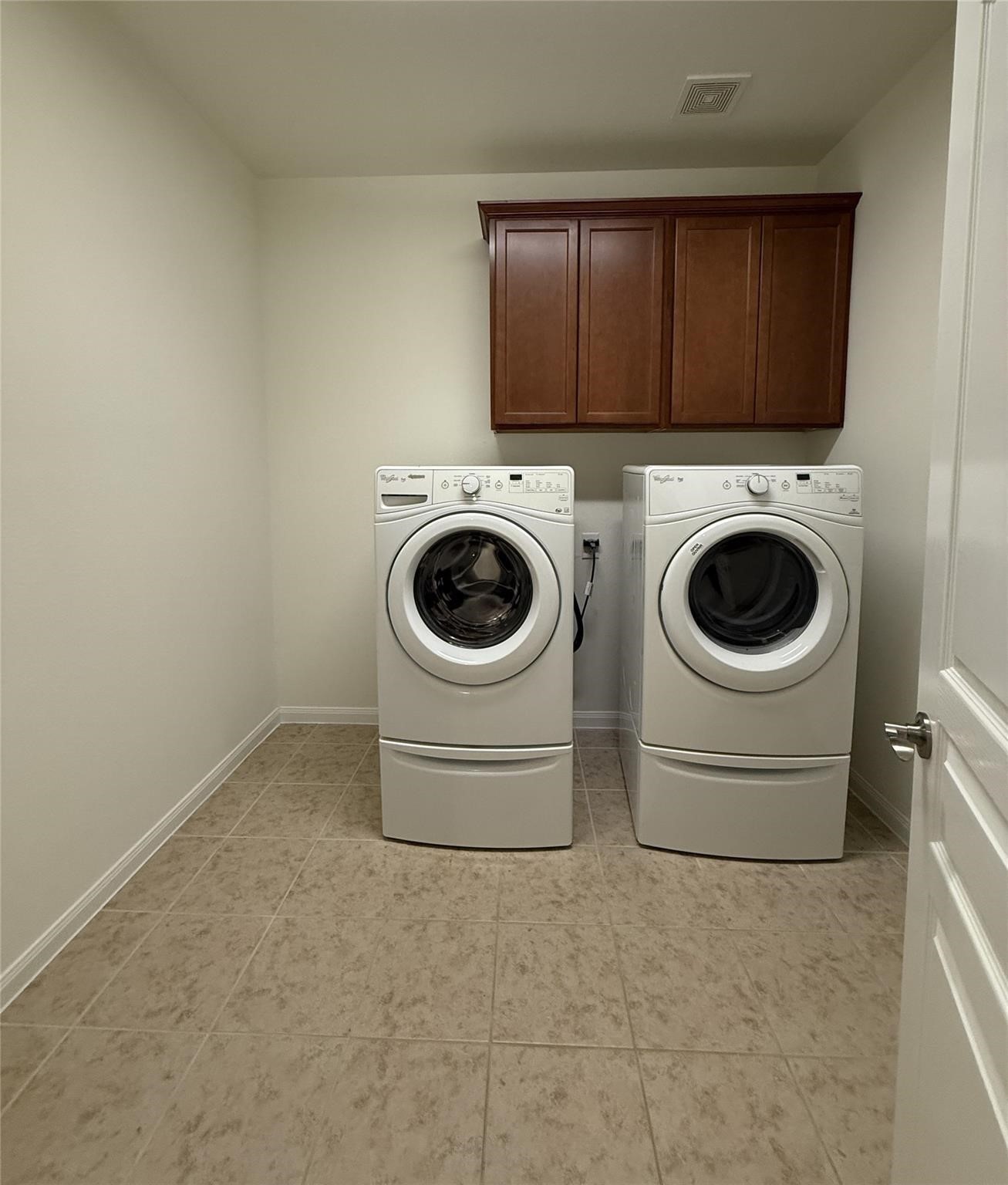 22646 Triangle Ridge Drive Porter, TX 77365 - Photo 15 of 17 a utility room with dryer and washer