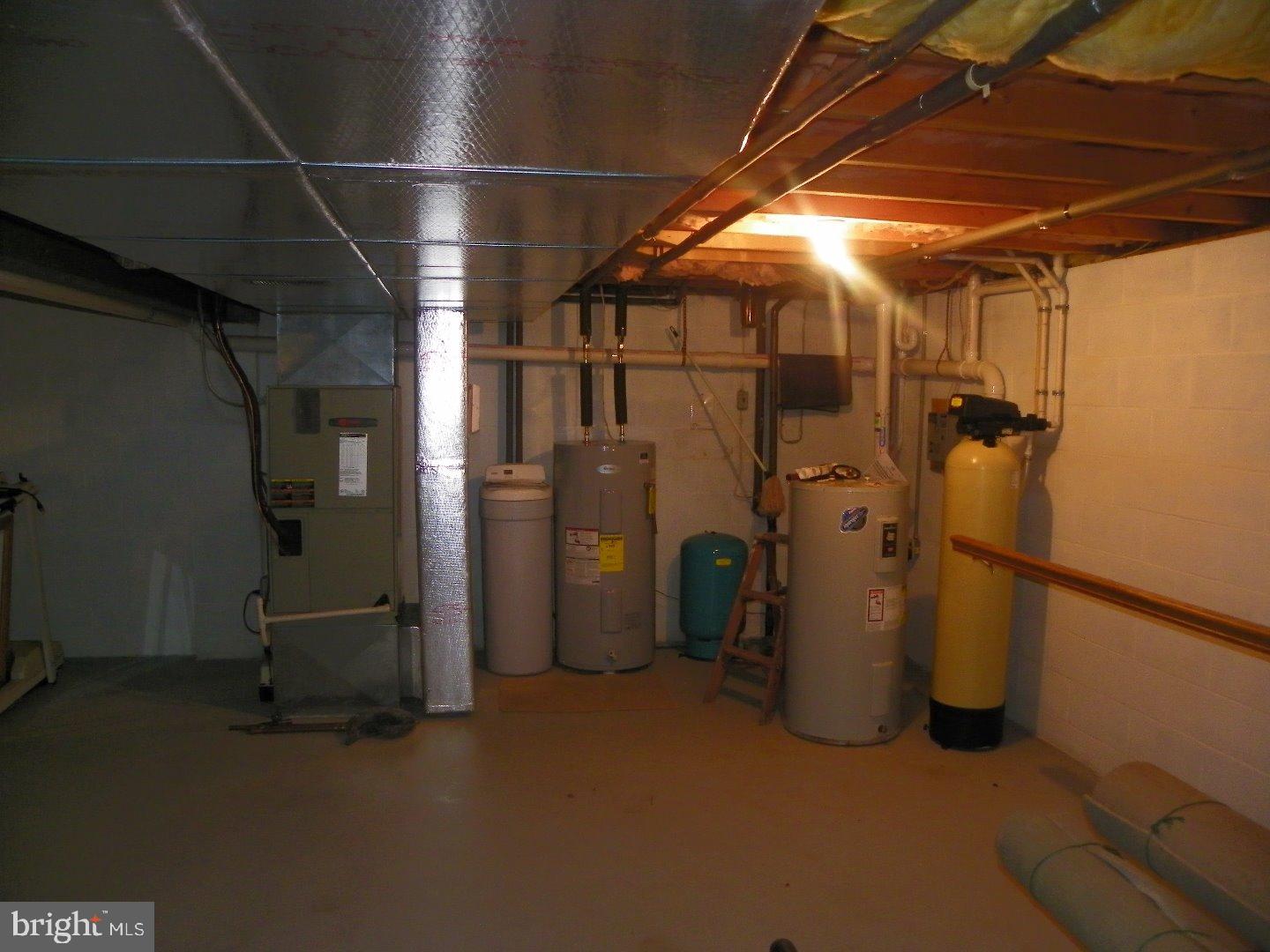 27 Isabella Road Elverson, PA 19520 - Photo 8 of 19 Basement