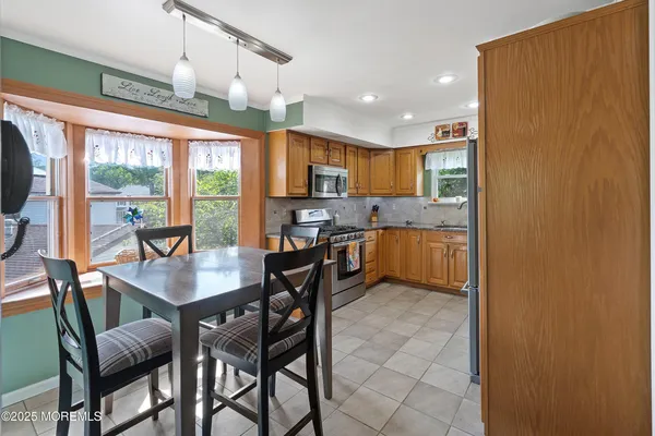 $660,000 | 10 Cove Court, Howell, NJ 07731