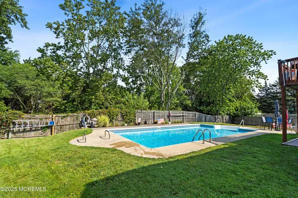 $660,000 | 10 Cove Court, Howell, NJ 07731