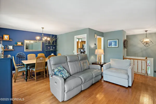 $660,000 | 10 Cove Court, Howell, NJ 07731