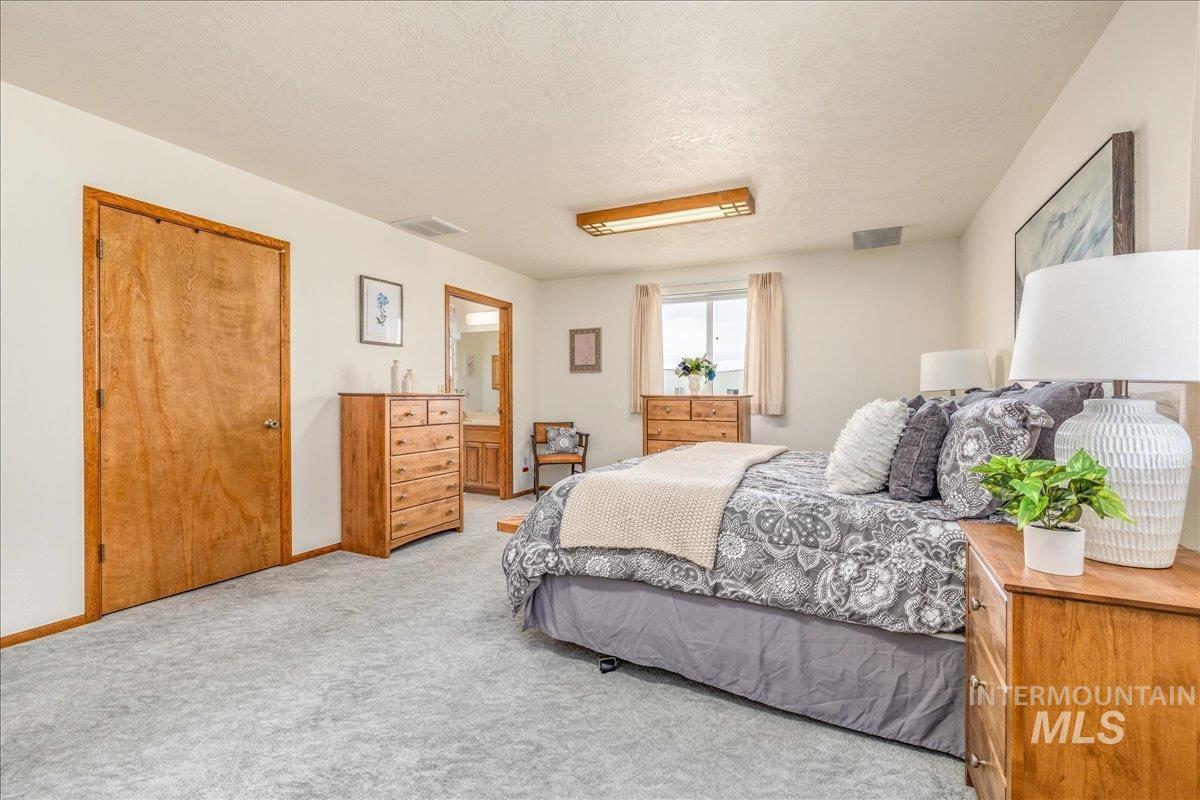 10514 Airpark Loop Road Melba, ID 83641 - Photo 17 of 50