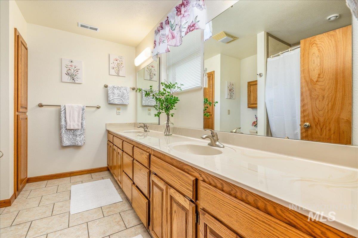 10514 Airpark Loop Road Melba, ID 83641 - Photo 18 of 50