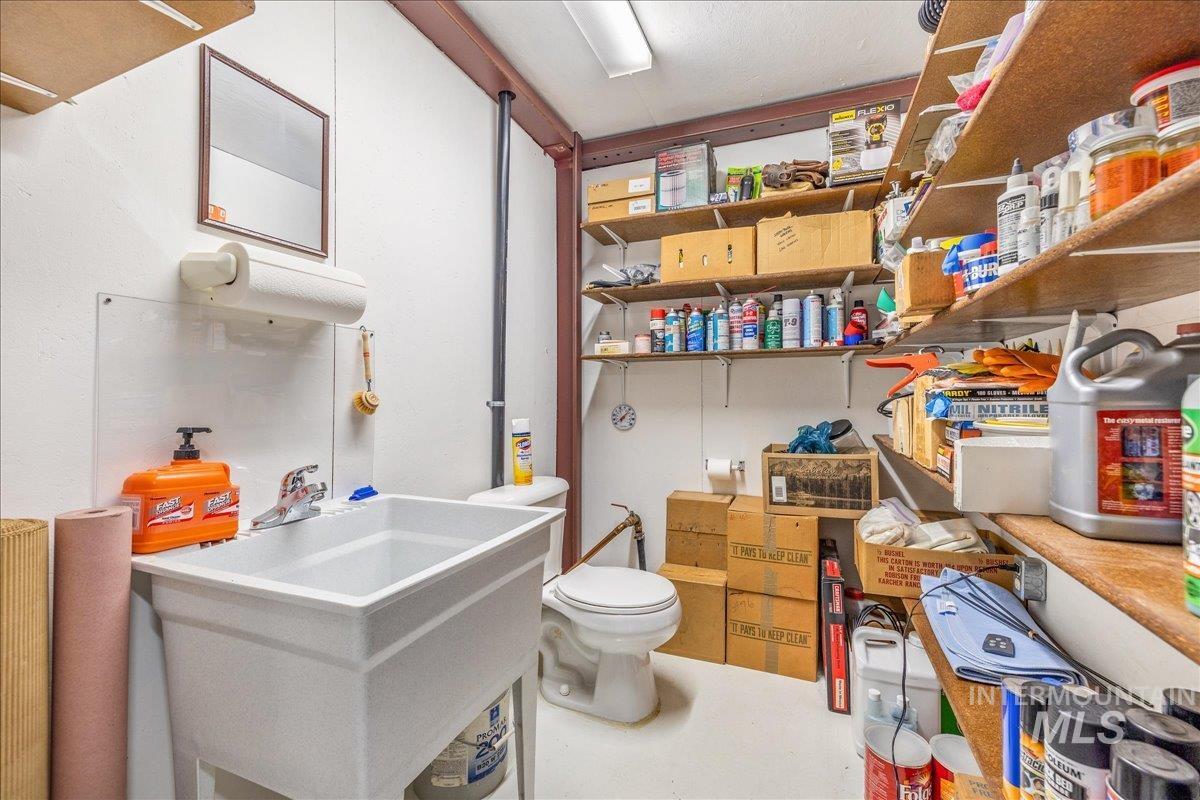 10514 Airpark Loop Road Melba, ID 83641 - Photo 27 of 50