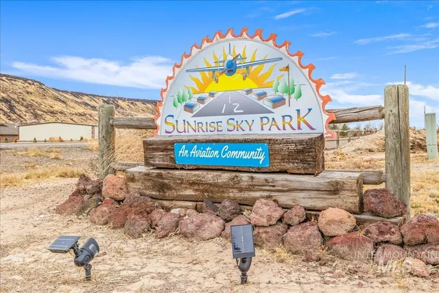 $795,000 | 10514 Airpark Loop Road, Melba, ID 83641