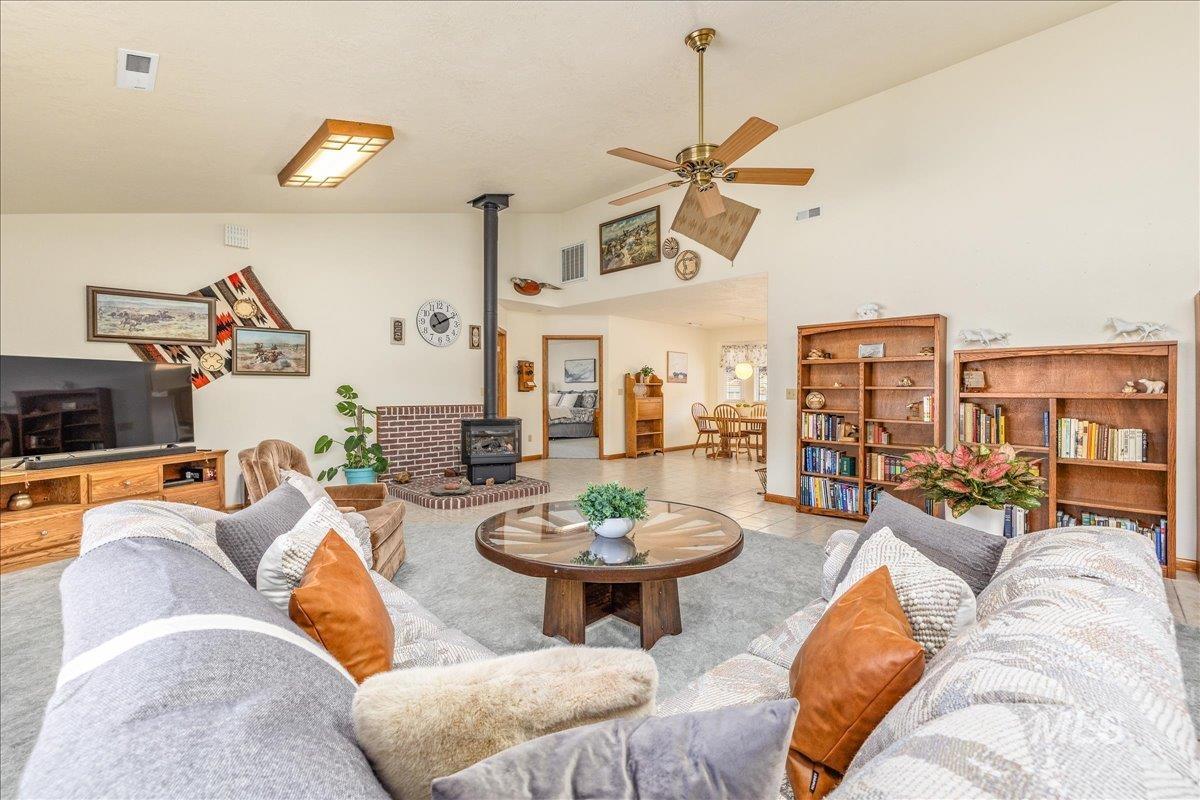 10514 Airpark Loop Road Melba, ID 83641 - Photo 8 of 50