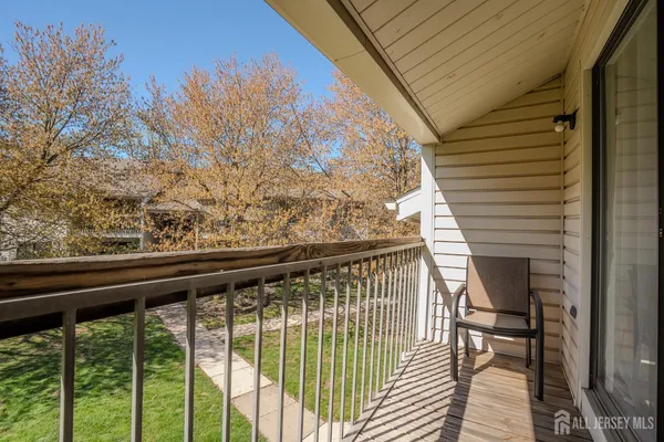 $359,000 | 88 Crabapple Lane, Franklin Park, NJ 08823