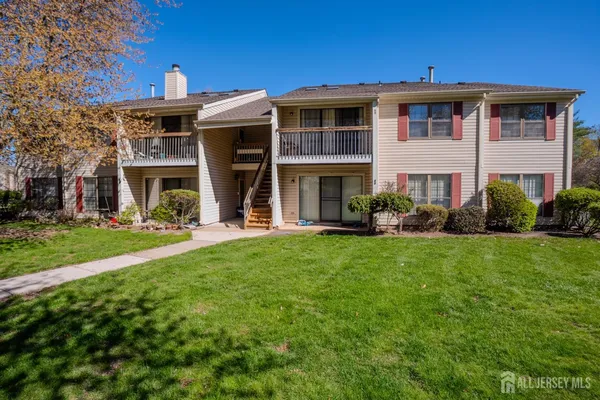 $359,000 | 88 Crabapple Lane, Franklin Park, NJ 08823